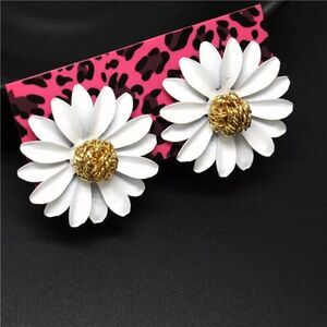 New White Enamel Sunflower Ladys Stud Earrings.